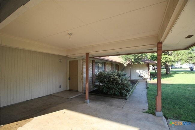 Photo - 317 Briarwood Dr