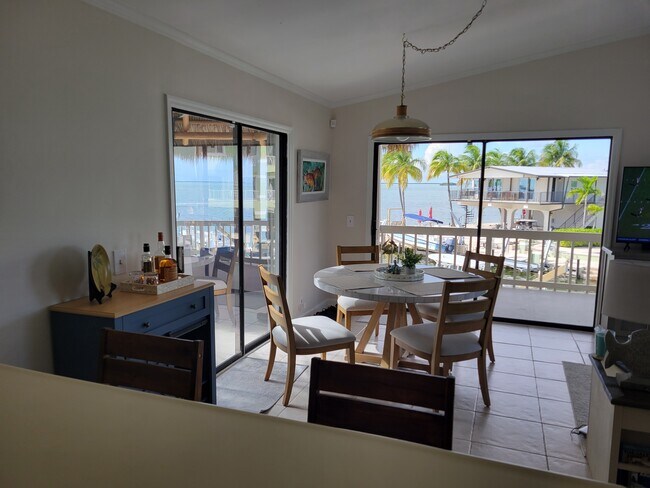 Photo - 222 Bristol Ct