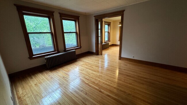 Photo - Belmont Apartments 611 Gertrud, 402 S 6th,... Unit 2