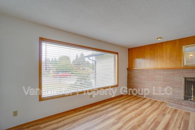 Photo - 7301 Indiana St