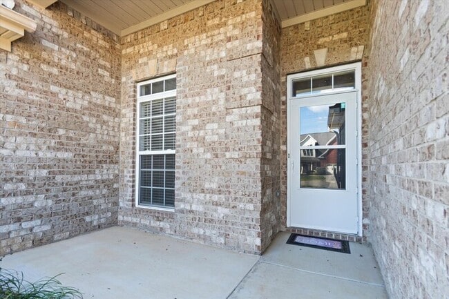Photo - 6608 Lizzie Ln SE