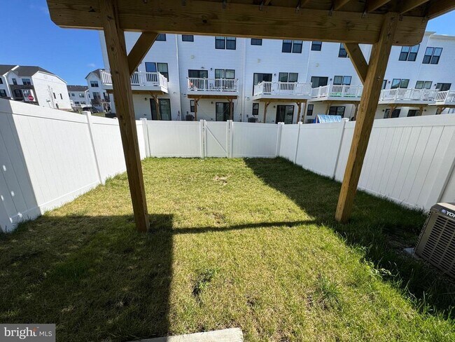 Photo - 3 Cinnamon Ln