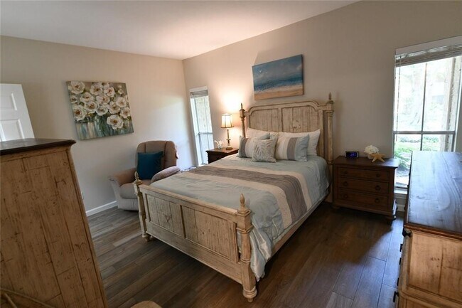 Photo - 2100 Tanglewilde St Unit 515