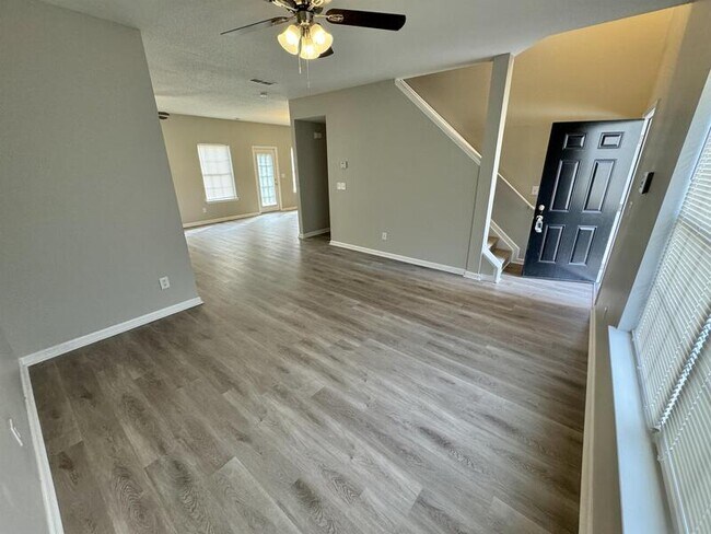 Photo - 1916 Chadberry Walk