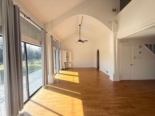 Building Photo - 8287 Sands Point Dr Unit 128