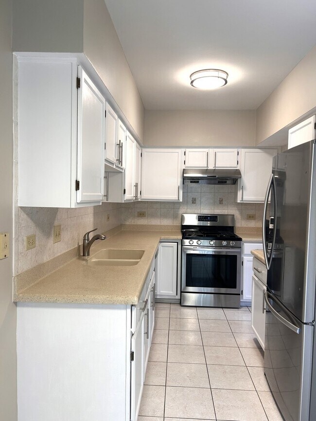 Photo - 1227 S Parkside Dr