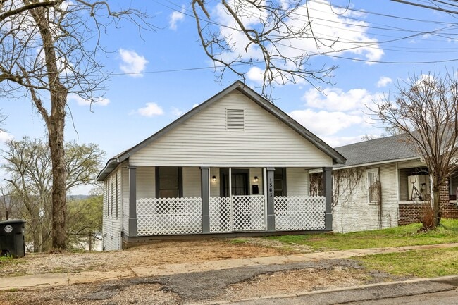 Photo - 1563 Martin Ave