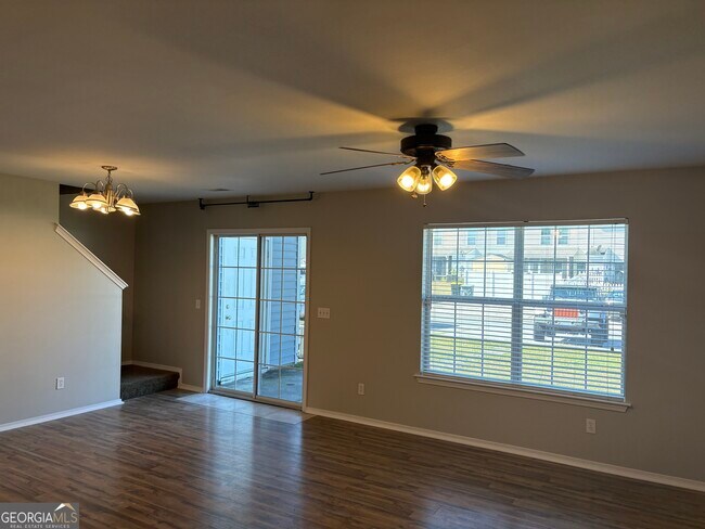 Photo - 119 Fairgreen St Apartment