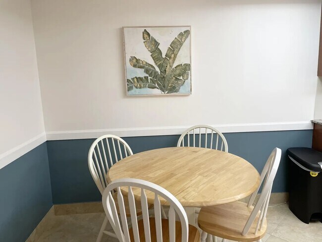 Photo - 2455 Lindell Blvd Unit Delray Racquet club