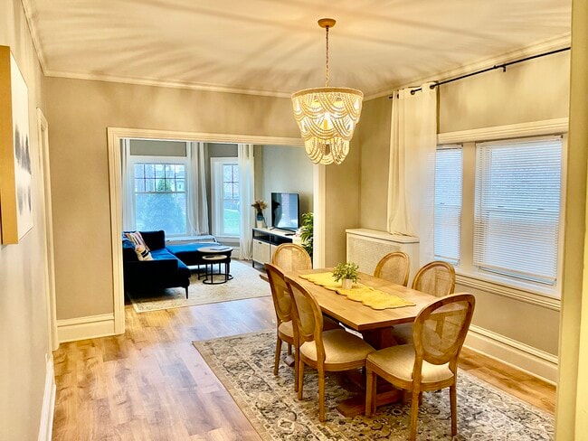 Dining Room - 224 N Austin Blvd Unit # 1