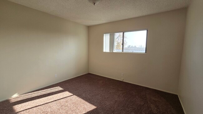 Photo - 1104 S Marengo Ave