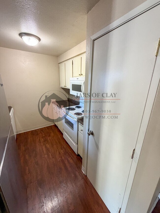 Photo - Beaverton Community Living | Dedicated Off-Street Parking & Great Layout Unidad I-12