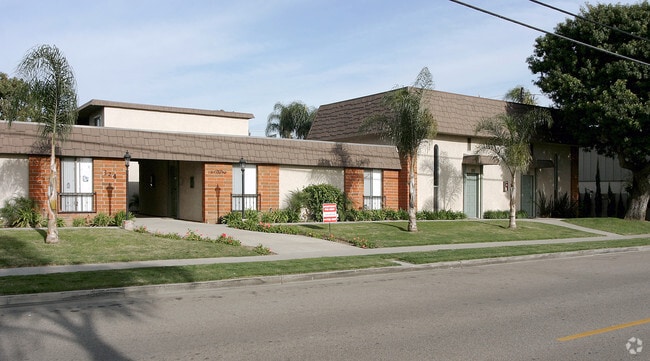 The Courtyards Apartments
