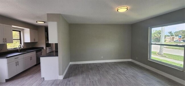 Photo - 541 E Virginia Ave