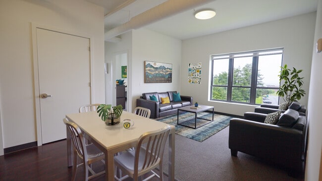 Redstone Lofts; Student Housing