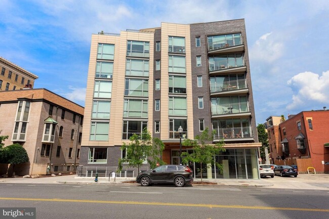 Practically new 1bd/1ba steps to Logan Cir... - Practically new 1bd/1ba steps to Logan Cir... Rental