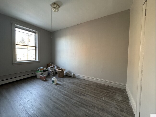 4A Rose Ave 2R - 6 Rose Ave Unit 2R