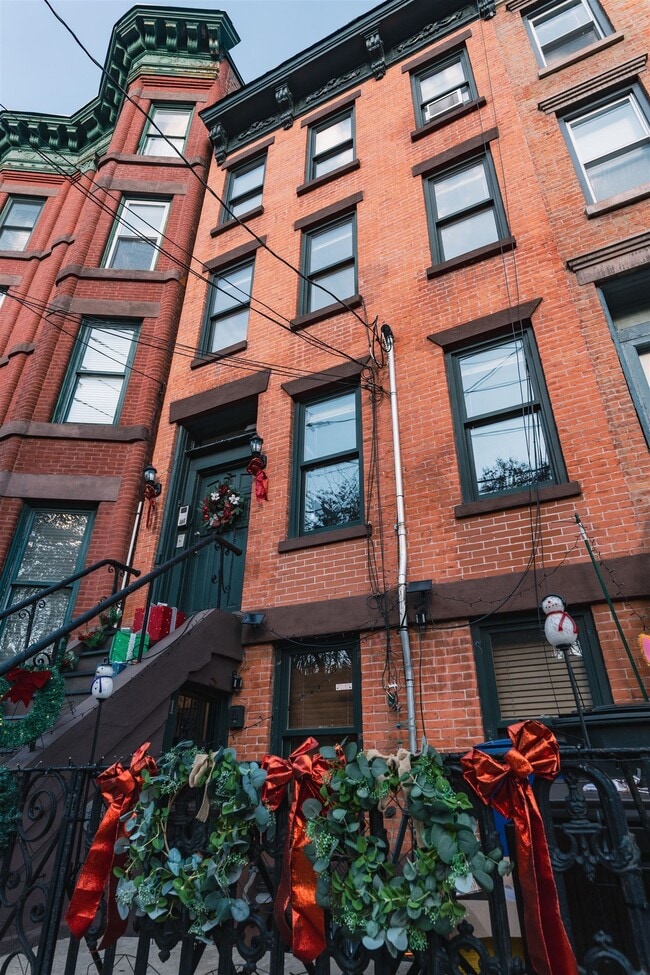 Photo - 232.5 6th St