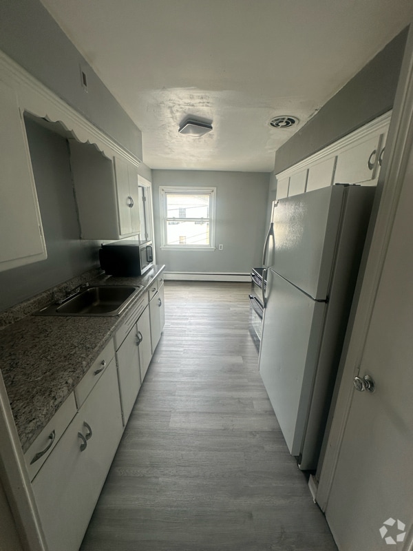 Building Photo - 7109 W Capitol Dr Rental