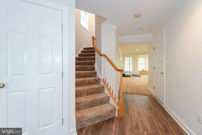 Photo - 10655 Hillingdon Rd