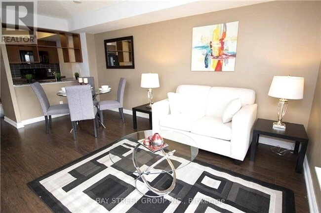 Photo - 181 Village Green Square Unité 617