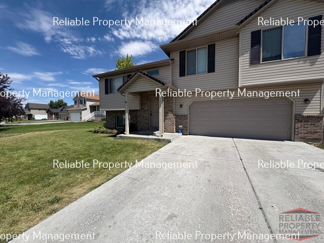 Building Photo - 1060 Stevens Dr Rental