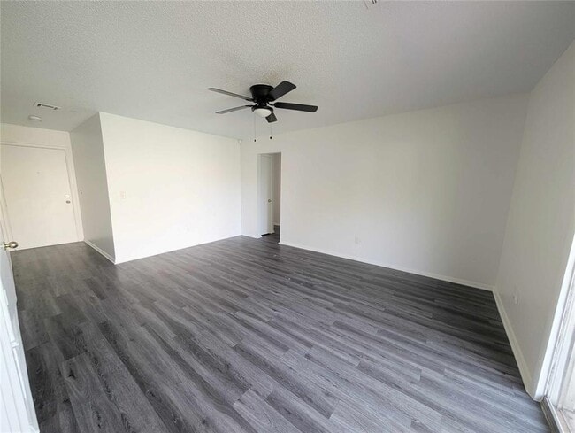 Photo - 407 Lotus Ave