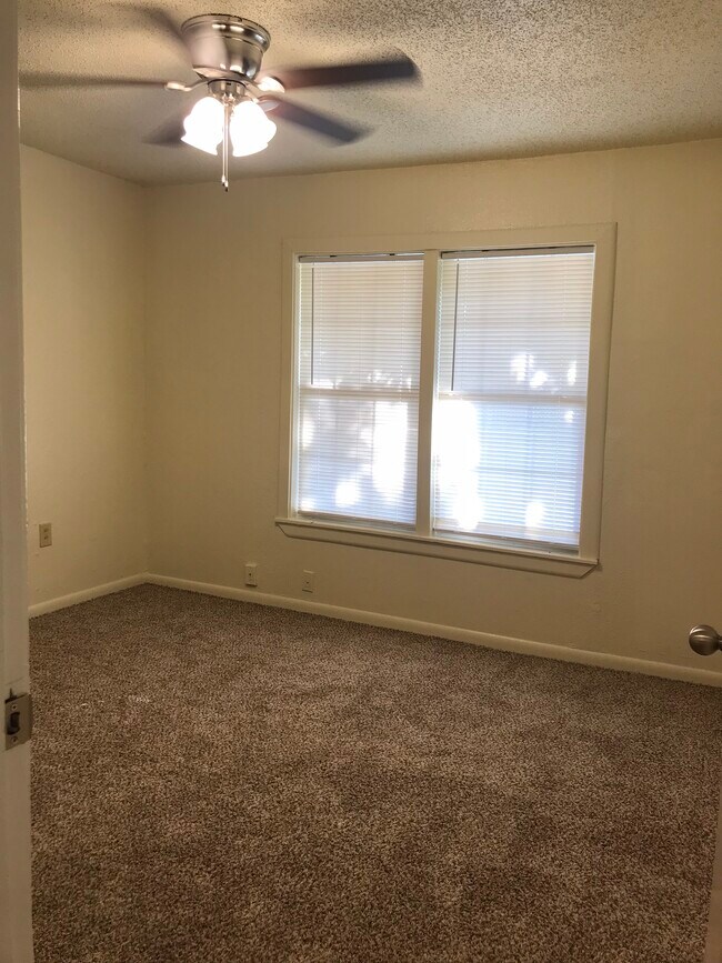 Photo - 2702 Cavitt Ave