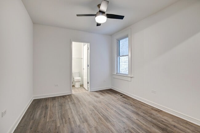 Photo - Gorgeous, Renovated 1/1bth Wicker Park, Avail 7/1 Unit 1A