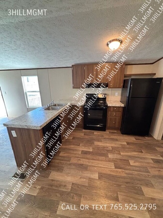 Building Photo - 5600 W Kilgore Ave Unit #98