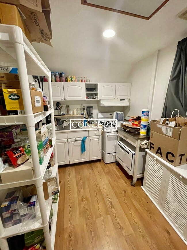 Building Photo - 7 Jay St Unit 3