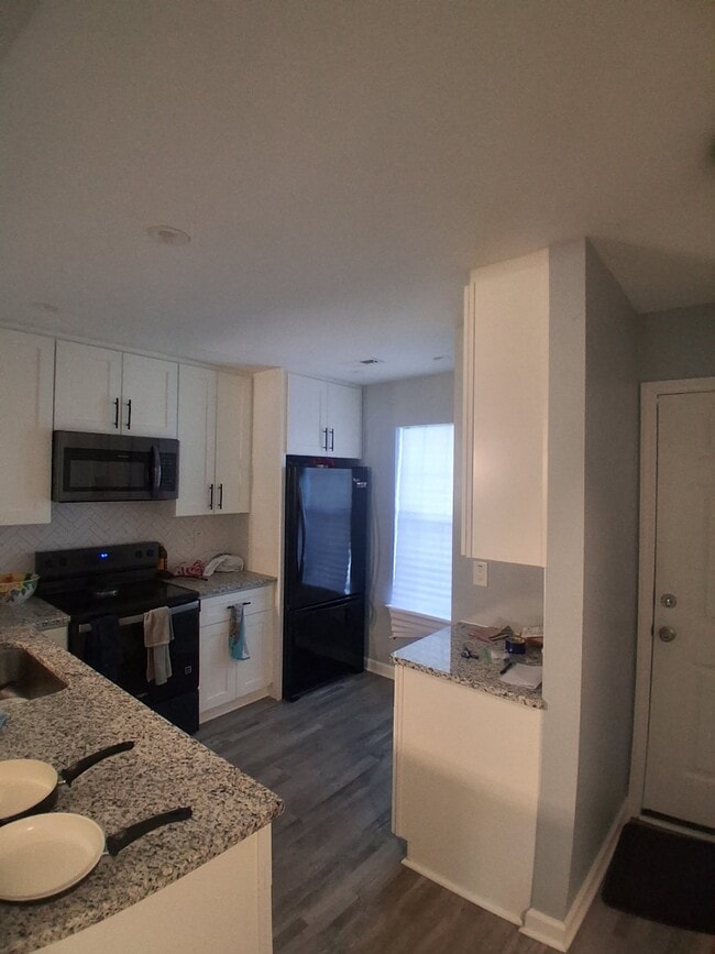 Photo - 104 Bay Colony Ct