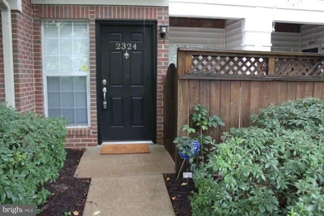 Photo - 2324 Henshaw Pl