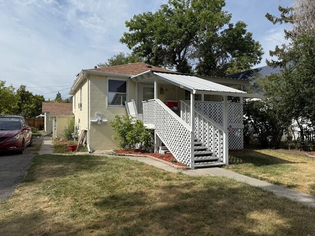 Building Photo - 716 S 32nd St Unit 2