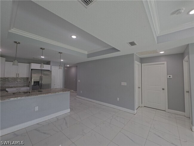 129 Gilbert Ave S