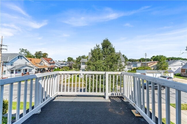 Photo - 10602 Langton Ave Unidad 2/UP