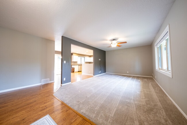 7367 Upper 139th St W