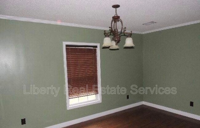 Photo - 925 Granger Dr