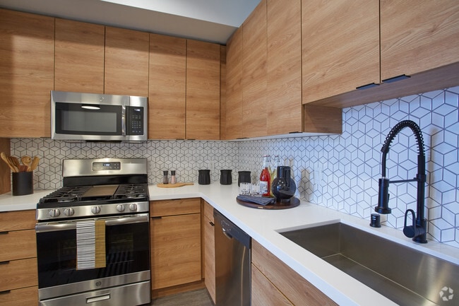 1BR, 1.5BA - 996 SF