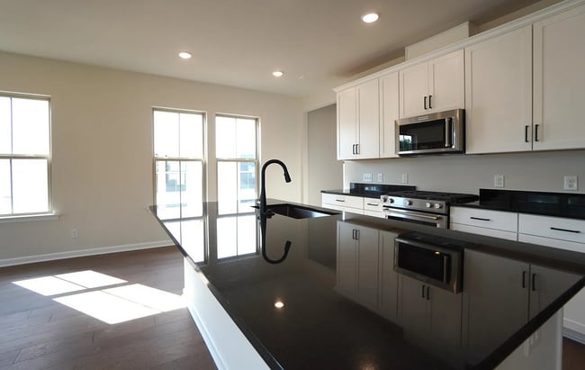 Photo - 612 America Dr