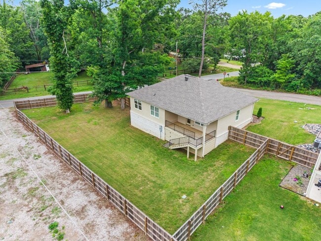 Photo - 102 Cheyenne St