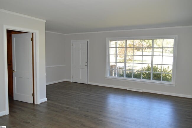 Photo - 206 Hillside Dr