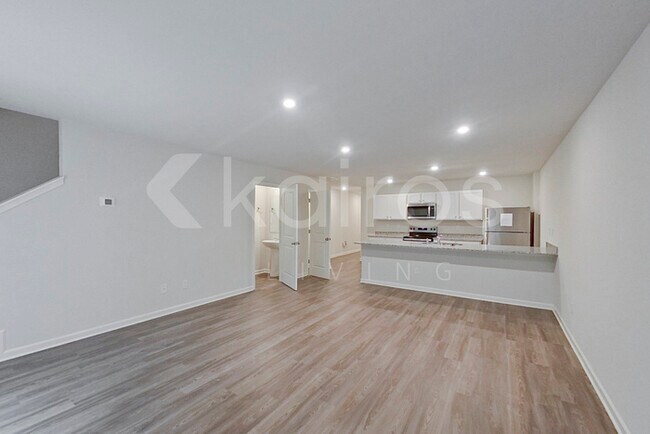 Photo - 372 Ironwood Ct