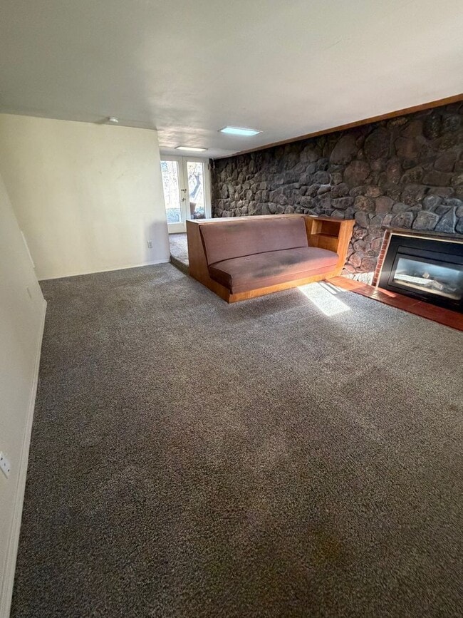 Building Photo - 1 Bedroom, 1 Bath House