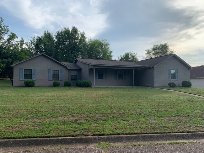 Building Photo - Hidden Lake Acres