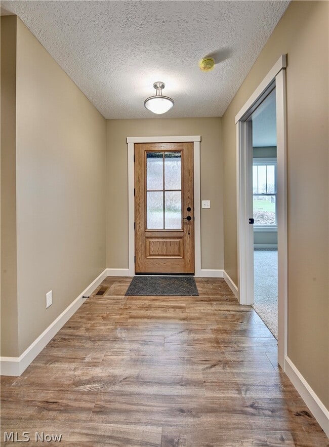 Photo - 737 Fernsell Ave SW