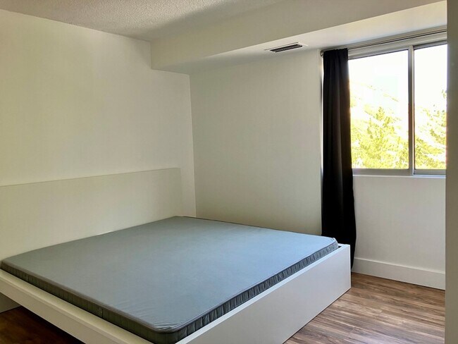 875 Donner Way Unidad 2