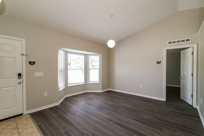 Photo - 5511 Ashland Dr