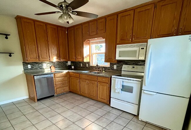 Photo - 140 Morgan Rd
