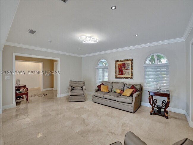 Photo - 1541 Tagus Ave